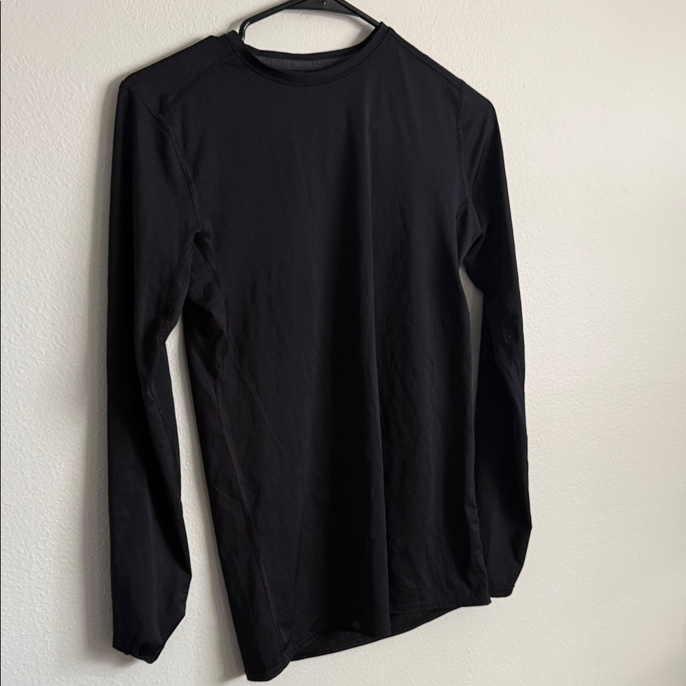 Women’s active Black Long Sleeve Shirt
